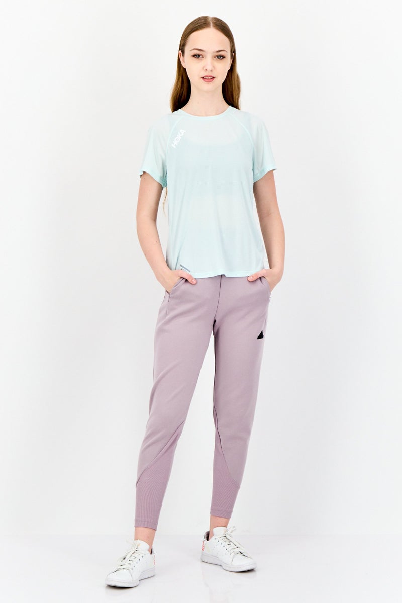 Hoka تي شيرت رياضي نسائي بأكمام قصيرة، لون أخضر نعناعي - Image 2